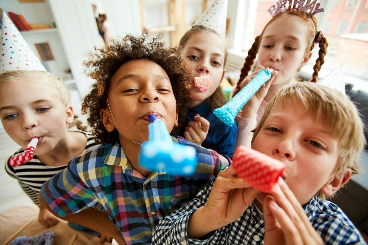 Entertaining for the Holidays: 7 Essential Party Tips for Easy Holiday Entertaining and Stress-Free Festive Family Gatherings 5 Daily Mom, Magazine for Families Entertaining For The Holidays: 7 Essential Party Tips For Easy Holiday Entertaining And Stress-Free Festive Family Gatherings 5 Daily Mom, Magazine For Families