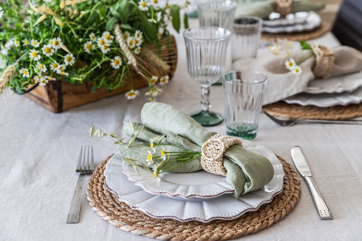 Set a Beautiful Table: Elegant Table Setup Ideas, Chic Centerpiece & Table Decor Ideas for Every Occasion 17 Daily Mom, Magazine for Families Table Setup Ideas