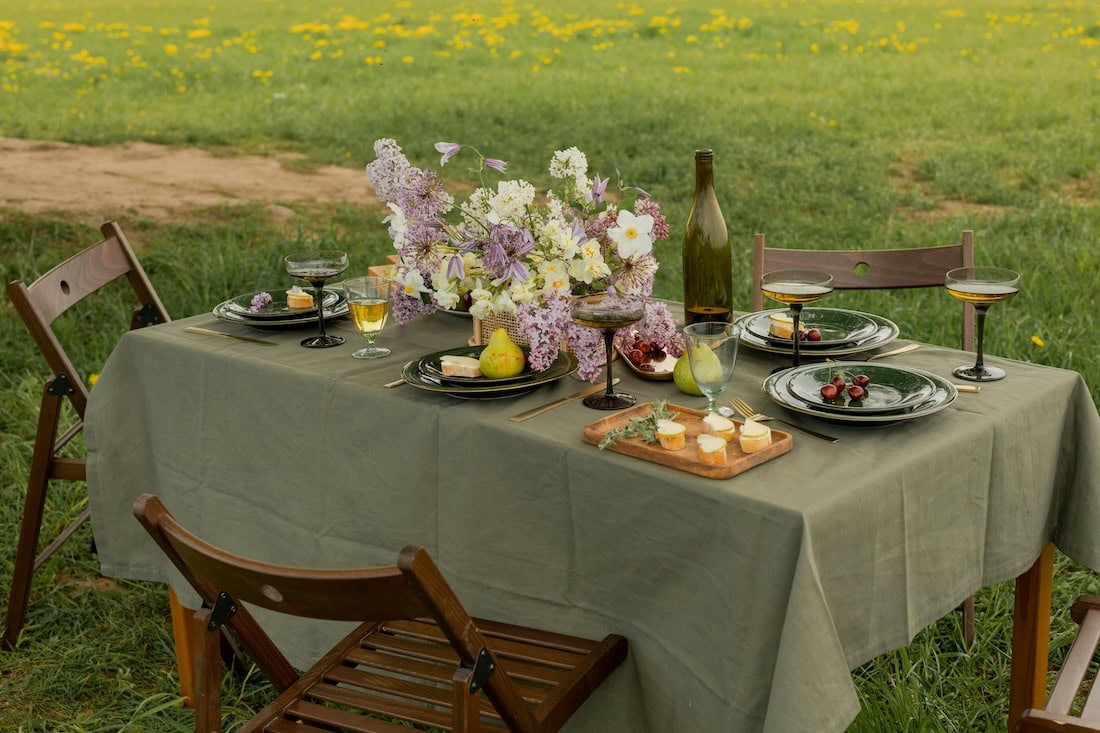 Set a Beautiful Table: Elegant Table Setup Ideas, Chic Centerpiece & Table Decor Ideas for Every Occasion 1 Daily Mom, Magazine for Families Table Setup Ideas