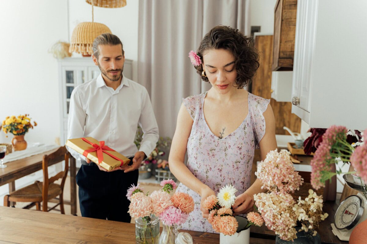 The Ultimate Guide To Push Present Gifts: 30+ Meaningful Ways To Honor Your Wife'S Journey Into New Motherhood &Amp; Postpartum Recovery With Personalized Push Gift Ideas For New Moms 2 Daily Mom, Magazine For Families