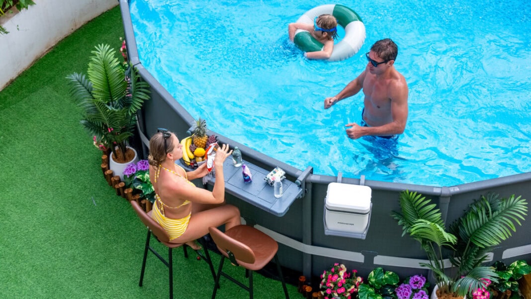 poolhacker poolside bar (2)