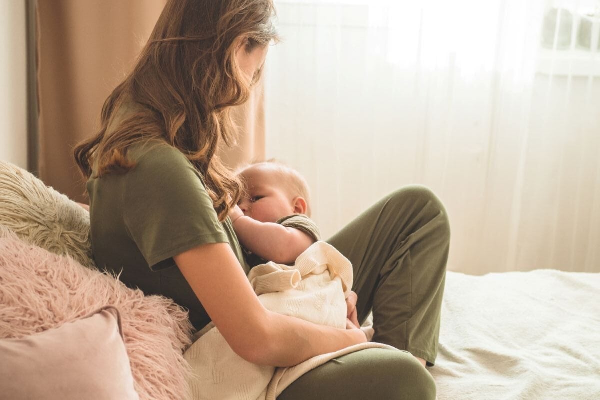 Christmas Breastfeeding: 9 Survival Guide Tips for Breastfeeding Moms This Holiday Season 5 Daily Mom, Magazine for Families Christmas Breastfeeding