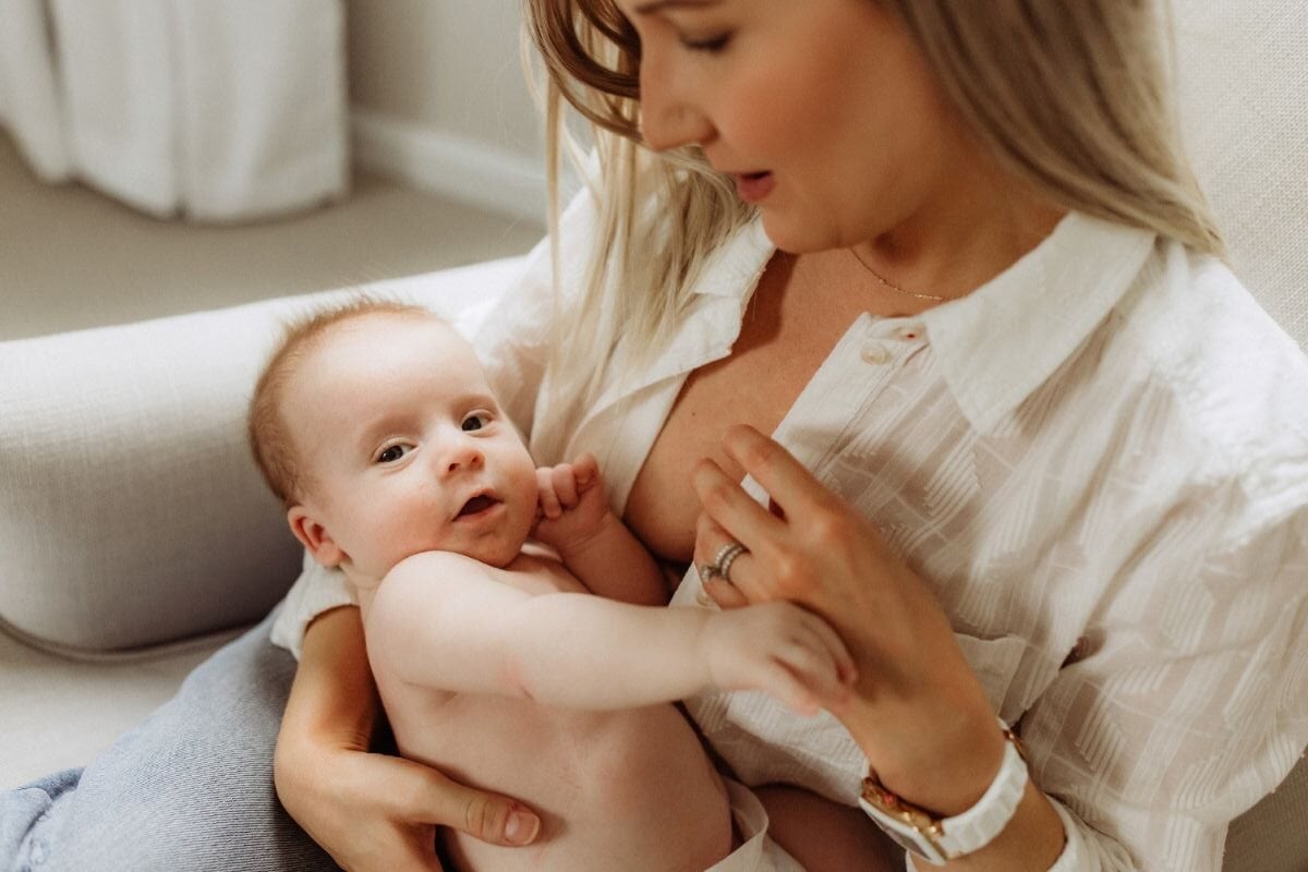 Christmas Breastfeeding: 9 Survival Guide Tips for Breastfeeding Moms This Holiday Season 4 Daily Mom, Magazine for Families Christmas Breastfeeding: 9 Survival Guide Tips For Breastfeeding Moms This Holiday Season 4 Daily Mom, Magazine For Families