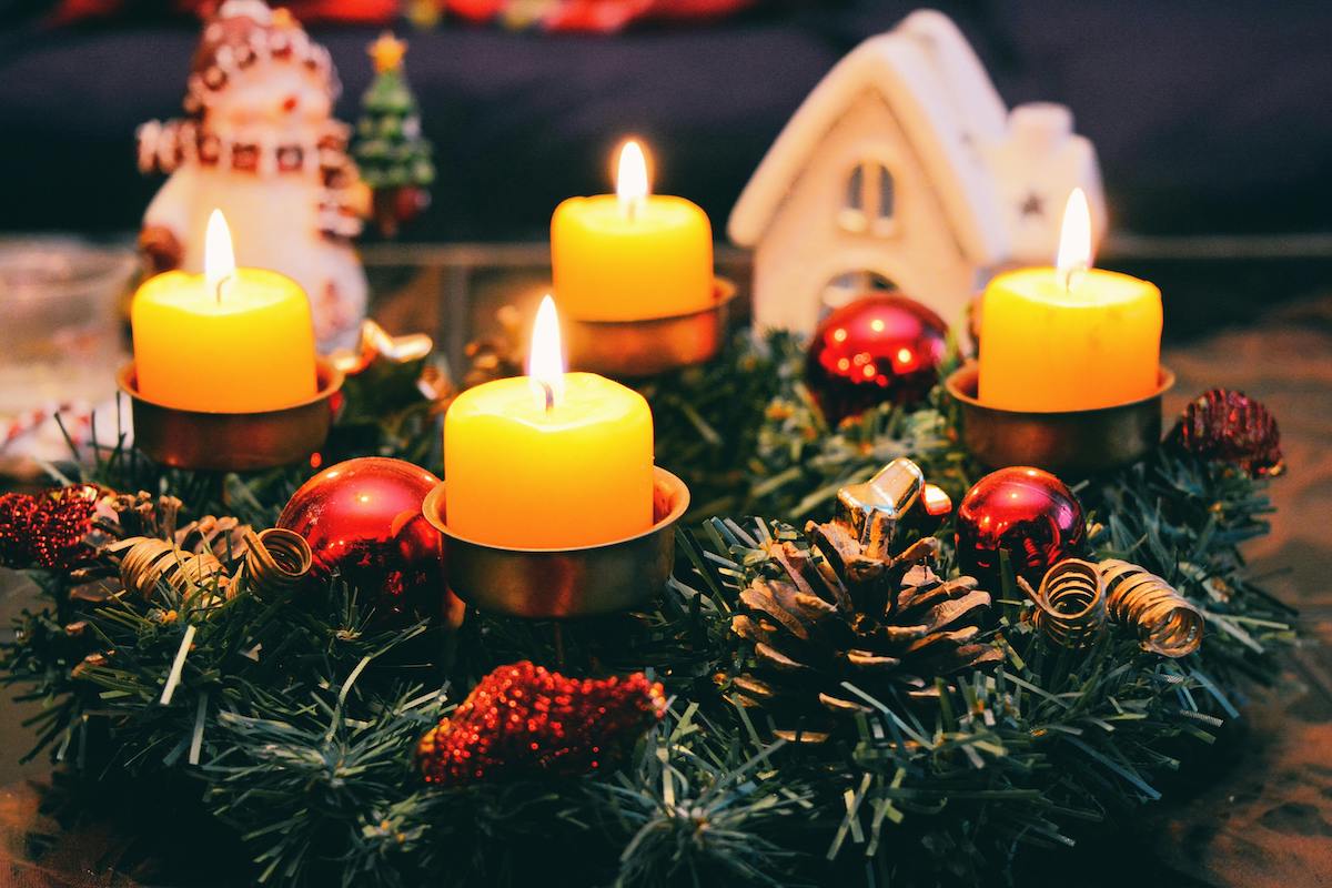 Start Decorating for Christmas: Festive Room Decorating Tips and Simple Ideas to Organize and Decorate Your Home for the Holidays with Beautiful Christmas Decorations and Holiday Decor 5 Daily Mom, Magazine for Families Daily Mom Parent Portal Decorate My Home For Christmas