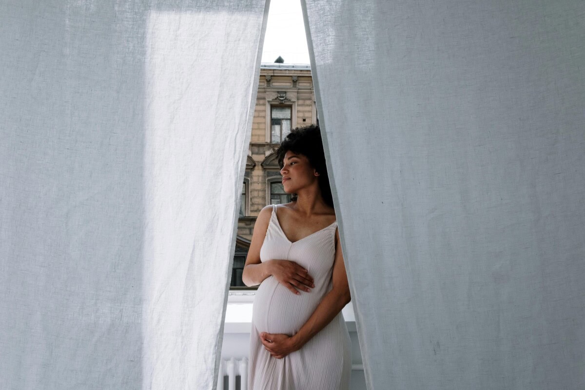 Cute Maternity Outfits That Flatter: Best Maternity Fashion, Stylish Pregnancy Clothes, And Comfy Maternity Dress Ideas To Start Your Capsule Wardrobe 15 Daily Mom, Magazine For Families