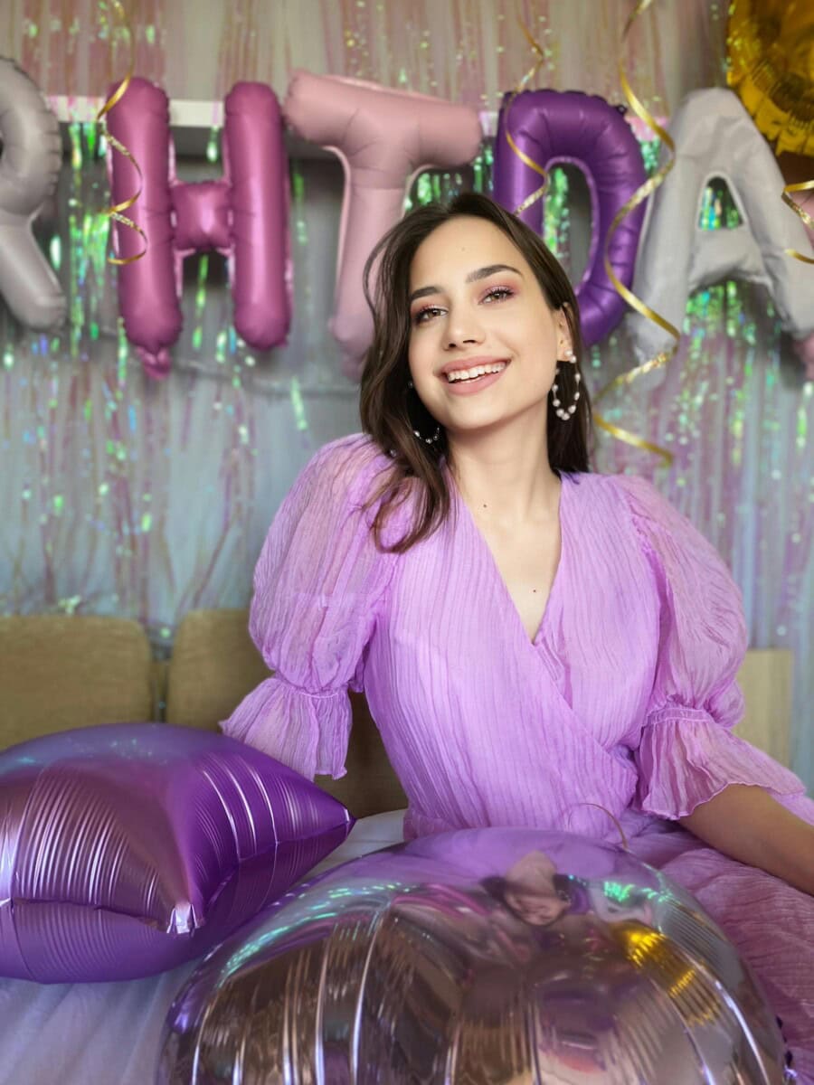 Birthday Photoshoots Ideas That Actually Stun: From DIY to Studio-Perfect Shots 13 Daily Mom, Magazine for Families Birthday Photoshoots Ideas That Actually Stun: From Diy To Studio-Perfect Shots 13 Daily Mom, Magazine For Families