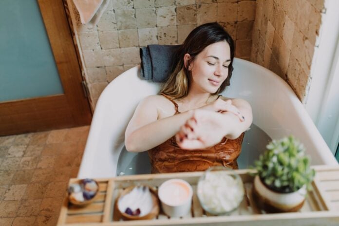 Full Moon Ritual Baths Moon Baths: How To Take A Full Moon Bath Ritual That Will Transform ...