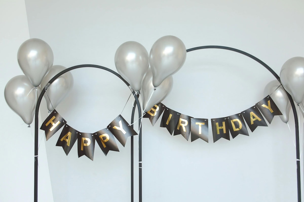 Birthday Photoshoots Ideas That Actually Stun: From DIY to Studio-Perfect Shots 28 Daily Mom, Magazine for Families Birthday Photoshoots Ideas That Actually Stun: From Diy To Studio-Perfect Shots 28 Daily Mom, Magazine For Families