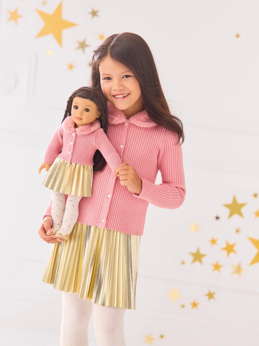 Winter Outfits Ladies Love: Holiday Style Ideas for Women, Men & Kids to Elevate Cold-Weather Fashion Trends 144 Daily Mom, Magazine for Families Winter Outfits Ladies Love: Holiday Style Ideas For Women, Men &Amp; Kids To Elevate Cold-Weather Fashion Trends 125 Daily Mom, Magazine For Families