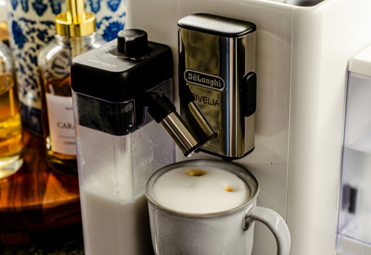 De'Longhi Rivelia: The Top Best Espresso Machine 2025 Review - Fully Automatic Espresso Machine for Beginners, Coffee Drinkers, & Anyone Making Espresso at Home 6 Daily Mom, Magazine for Families Daily Mom Parent Portal Best Espresso Machine