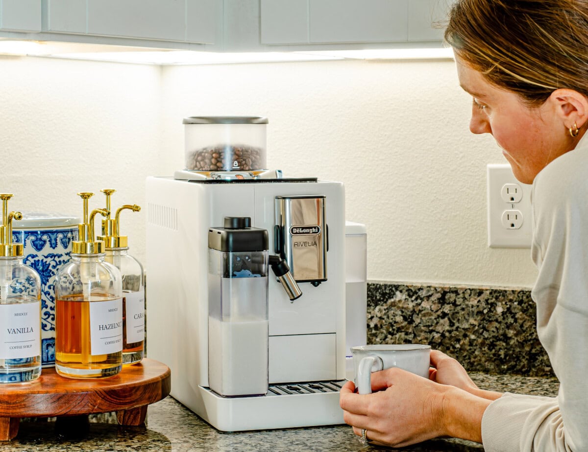 De'Longhi Rivelia: The Top Best Espresso Machine 2025 Review - Fully Automatic Espresso Machine for Beginners, Coffee Drinkers, & Anyone Making Espresso at Home 10 Daily Mom, Magazine for Families Daily Mom Parent Portal Best Espresso Machine