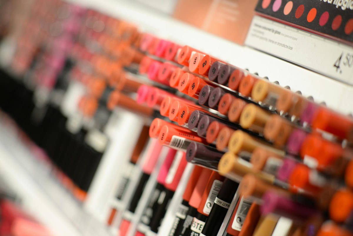 1980S Makeup Look Is Back: The Iconic 80S Makeup Trends, Bold Color Looks, And New Wave Tutorials Making A Comeback 11 Daily Mom, Magazine For Families