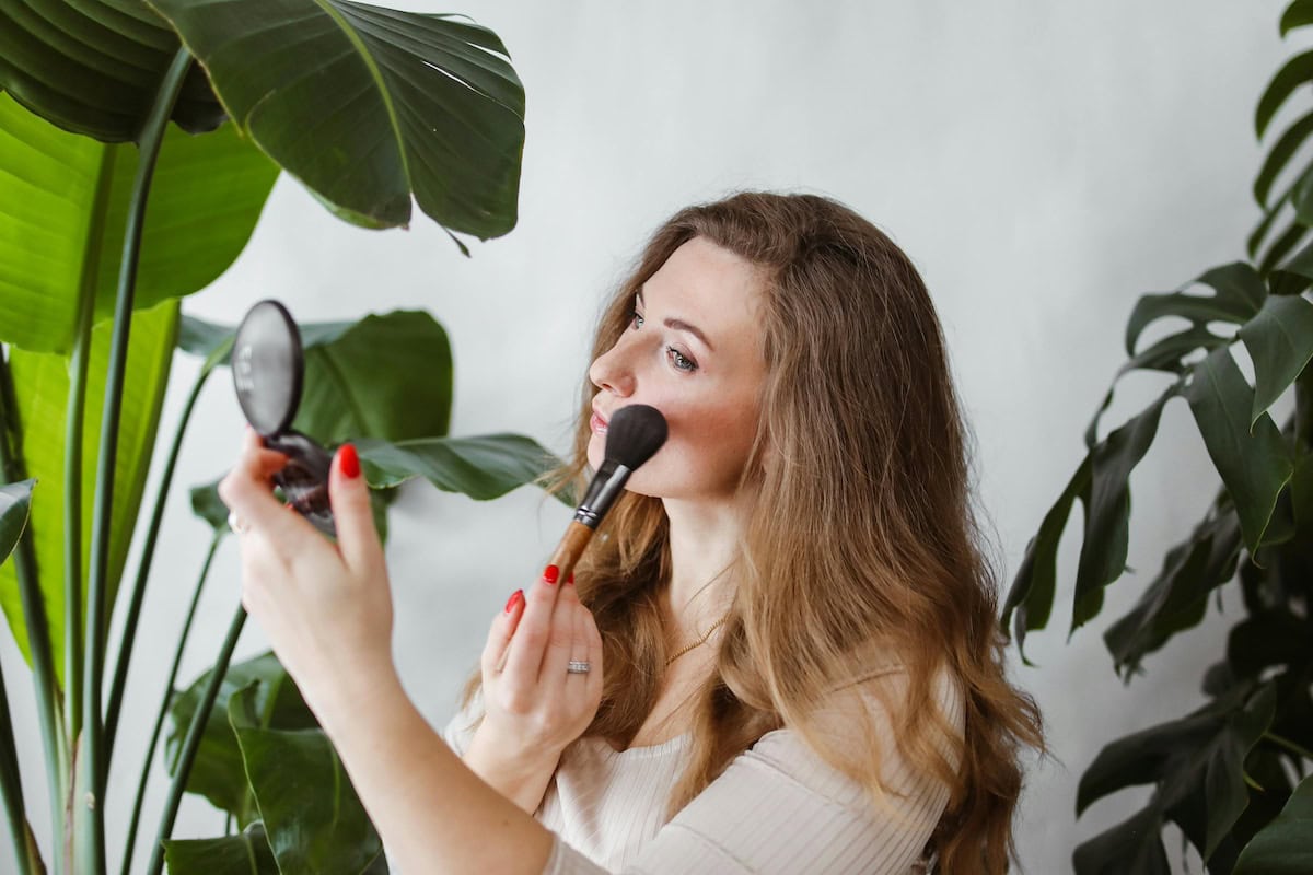 1980S Makeup Look Is Back: The Iconic 80S Makeup Trends, Bold Color Looks, And New Wave Tutorials Making A Comeback 6 Daily Mom, Magazine For Families