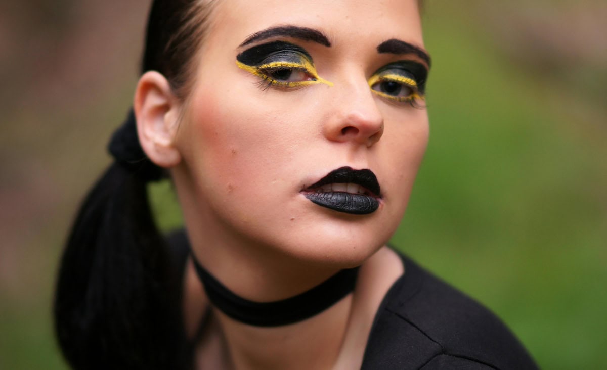 1980S Makeup Look Is Back: The Iconic 80S Makeup Trends, Bold Color Looks, And New Wave Tutorials Making A Comeback 4 Daily Mom, Magazine For Families