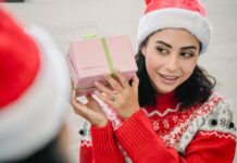 Thoughtful Cozy, Gift Ideas for Everyone Who Deserves a Little Holiday Cheer presents for neighbors
