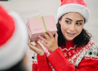 presents for neighbors