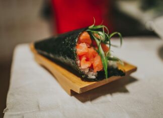 Seaweed As A Snack: The Ultimate Healthy Snack with Shocking Health Benefits of Eating Seaweed