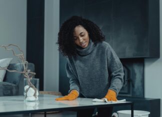 Keeping a Clean House in Winter: Decluttering with Kids, Smart Habits, and the Must-Have Cleaning Supplies for a Spotless, Tidy Home Keeping A Clean House