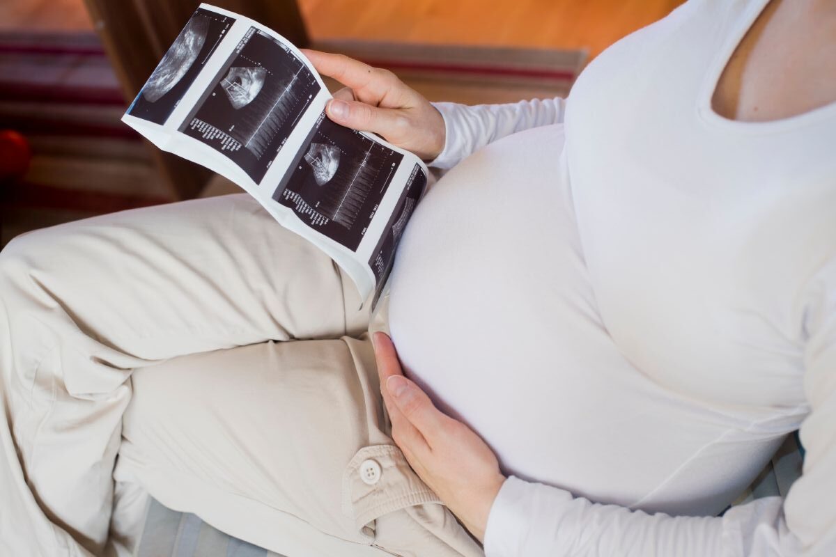 Festive Pregnancy Announcement for Christmas: Heartwarming Christmas Pregnancy Announcement Ideas to Announce a Christmas Baby 2 Daily Mom, Magazine for Families Festive Pregnancy Announcement For Christmas: Heartwarming Christmas Pregnancy Announcement Ideas To Announce A Christmas Baby 2 Daily Mom, Magazine For Families