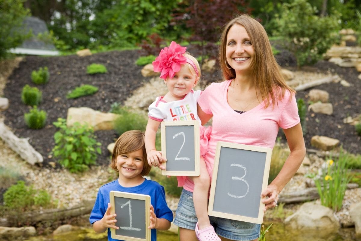 Festive Pregnancy Announcement for Christmas: Heartwarming Christmas Pregnancy Announcement Ideas to Announce a Christmas Baby 5 Daily Mom, Magazine for Families Festive Pregnancy Announcement For Christmas: Heartwarming Christmas Pregnancy Announcement Ideas To Announce A Christmas Baby 5 Daily Mom, Magazine For Families