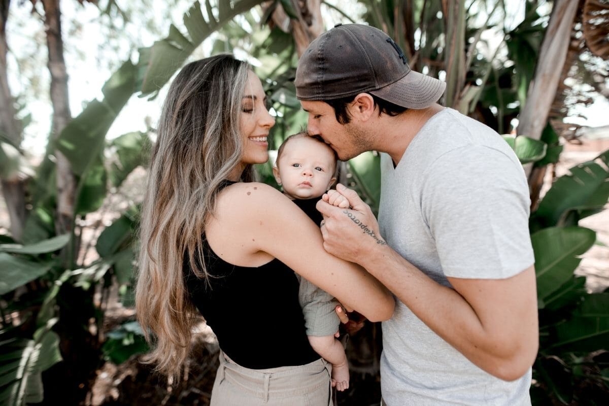 Best Poses For Family Picture: Natural, Fun Family Photo Poses And Prompt Ideas That Feel Real (Not Staged) For Family Portraits 5 Daily Mom, Magazine For Families