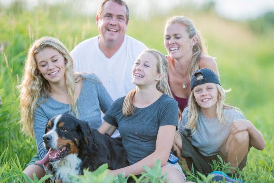 Poses For Family Picture: Family Photo Pose Ideas Fun
