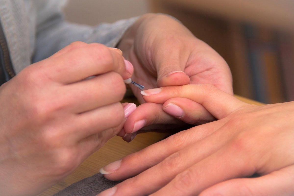 Beauty Secrets, Nail Glue: Tips On Applying Clog Proof Nail Glue Without Drips &Amp; Make Press-On Nails Last Longer 5 Daily Mom, Magazine For Families