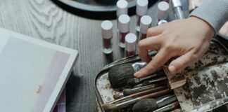 makeup organizer feature