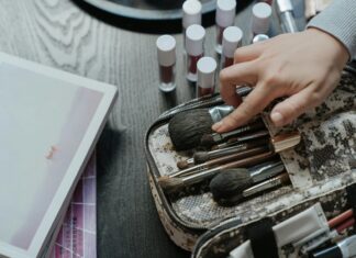 makeup organizer feature