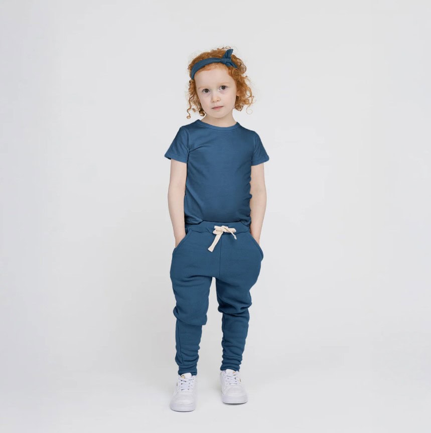 Best {2026} Spring & Summer Travel Outfit (& Accessory) Ideas: Chic, Comfy Trip Outfits to Wear on Your Travel Day with Easy Fashion for Your Carry-On 152 Daily Mom, Magazine for Families Best {2026} Spring &Amp; Summer Travel Outfit (&Amp; Accessory) Ideas: Chic, Comfy Trip Outfits To Wear On Your Travel Day With Easy Fashion For Your Carry-On 152 Daily Mom, Magazine For Families