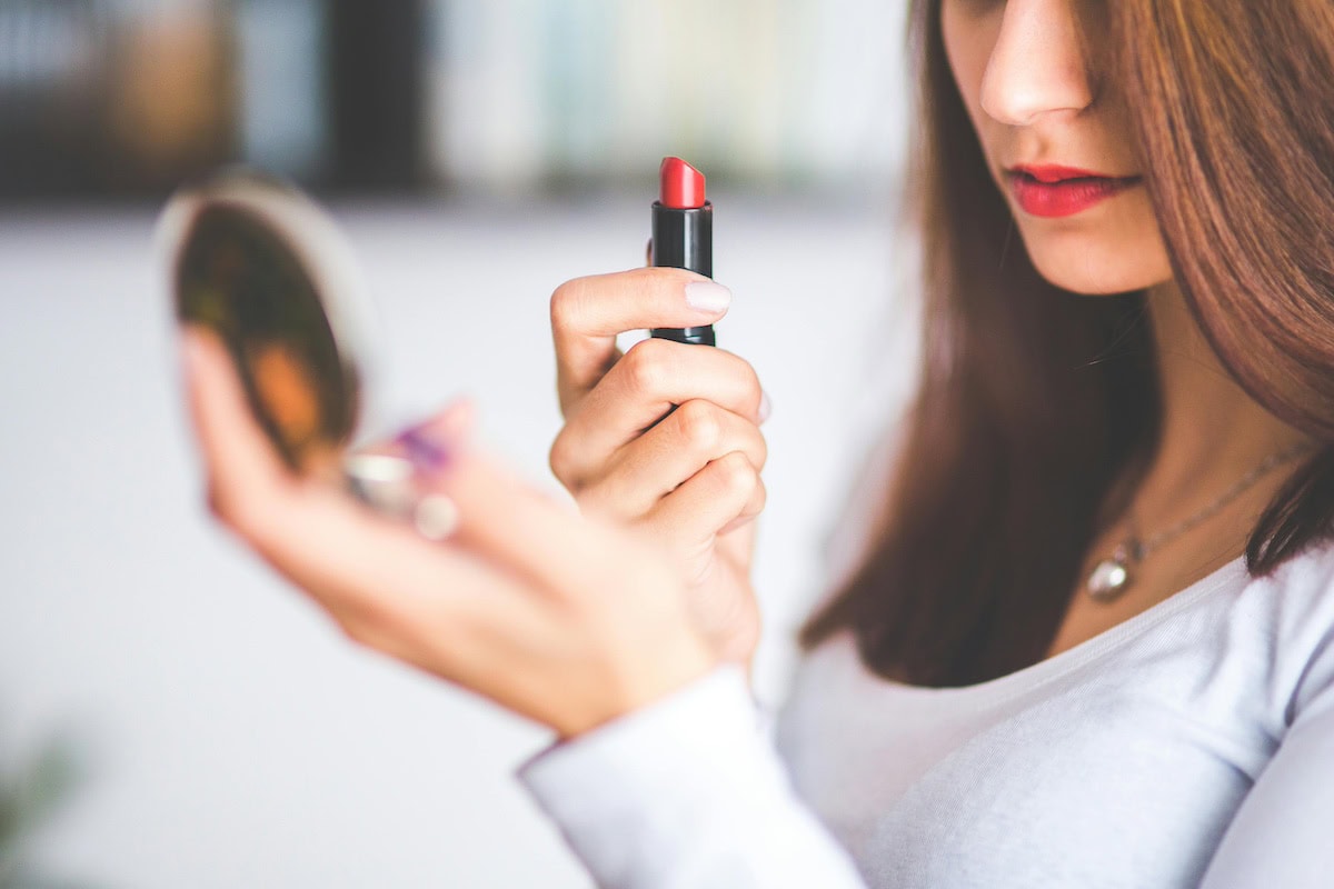 Gothic Makeup Looks: How to Get the Perfect Dark, Romantic Goth Makeup Look 9 Daily Mom, Magazine for Families Gothic Makeup Looks: How To Get The Perfect Dark, Romantic Goth Makeup Look 9 Daily Mom, Magazine For Families