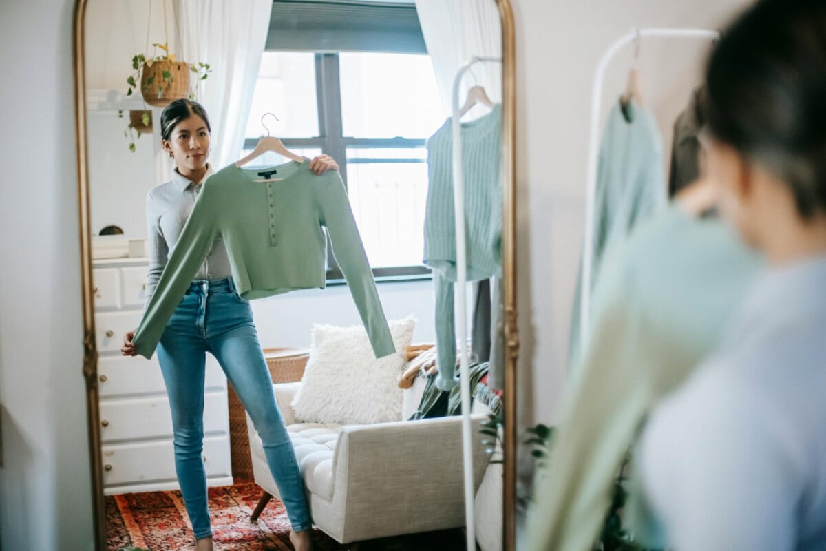 The Ultimate Guide To Cable Knit Sweater Outfits: How To Wear And Style Your Cable Knit Jumper With 5 Easy Outfit Formulas 12 Daily Mom, Magazine For Families