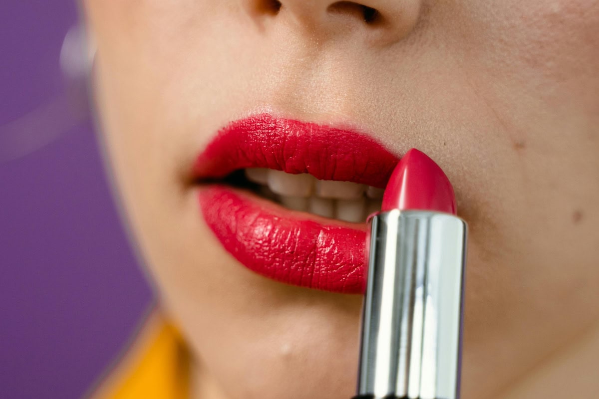 Gothic Makeup Looks: How to Get the Perfect Dark, Romantic Goth Makeup Look 16 Daily Mom, Magazine for Families Gothic Makeup Looks: How To Get The Perfect Dark, Romantic Goth Makeup Look 16 Daily Mom, Magazine For Families