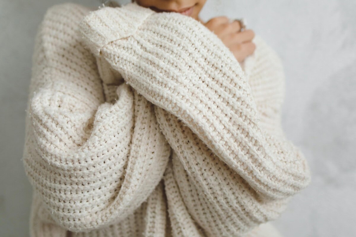 The Ultimate Guide To Cable Knit Sweater Outfits: How To Wear And Style Your Cable Knit Jumper With 5 Easy Outfit Formulas 9 Daily Mom, Magazine For Families
