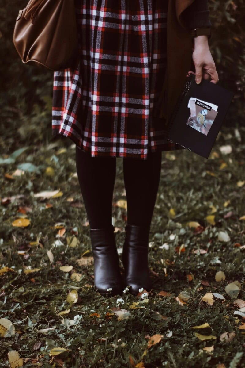 Poetcore: How To Wear The Poet Aesthetic Trend In Style, Taking Fashion Inspiration From Pinterest Chic Geeks Taylor Swift &Amp; Blair Waldorf 10 Daily Mom, Magazine For Families