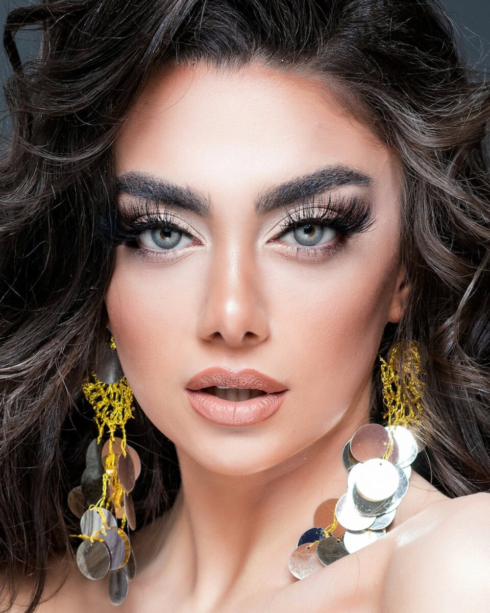 Gothic Makeup Looks: How to Get the Perfect Dark, Romantic Goth Makeup Look 10 Daily Mom, Magazine for Families Gothic Makeup Looks: How To Get The Perfect Dark, Romantic Goth Makeup Look 10 Daily Mom, Magazine For Families