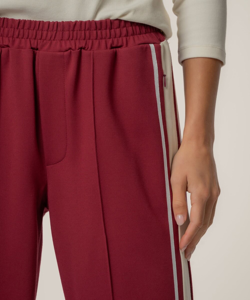 Best {2026} Spring & Summer Travel Outfit (& Accessory) Ideas: Chic, Comfy Trip Outfits to Wear on Your Travel Day with Easy Fashion for Your Carry-On 39 Daily Mom, Magazine for Families Best {2026} Spring &Amp; Summer Travel Outfit (&Amp; Accessory) Ideas: Chic, Comfy Trip Outfits To Wear On Your Travel Day With Easy Fashion For Your Carry-On 39 Daily Mom, Magazine For Families