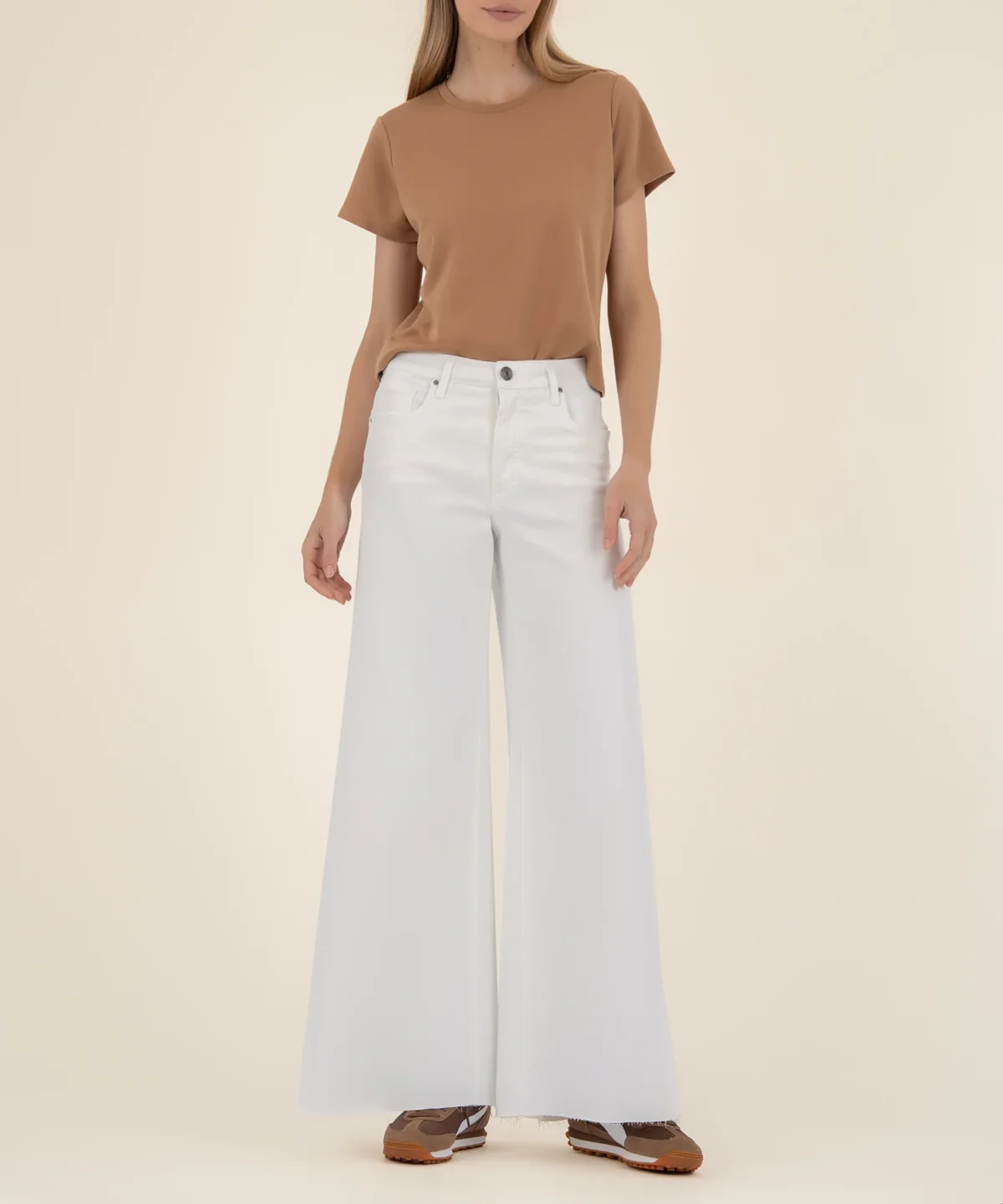 Best {2026} Spring & Summer Travel Outfit (& Accessory) Ideas: Chic, Comfy Trip Outfits to Wear on Your Travel Day with Easy Fashion for Your Carry-On 41 Daily Mom, Magazine for Families Best {2026} Spring &Amp; Summer Travel Outfit (&Amp; Accessory) Ideas: Chic, Comfy Trip Outfits To Wear On Your Travel Day With Easy Fashion For Your Carry-On 41 Daily Mom, Magazine For Families