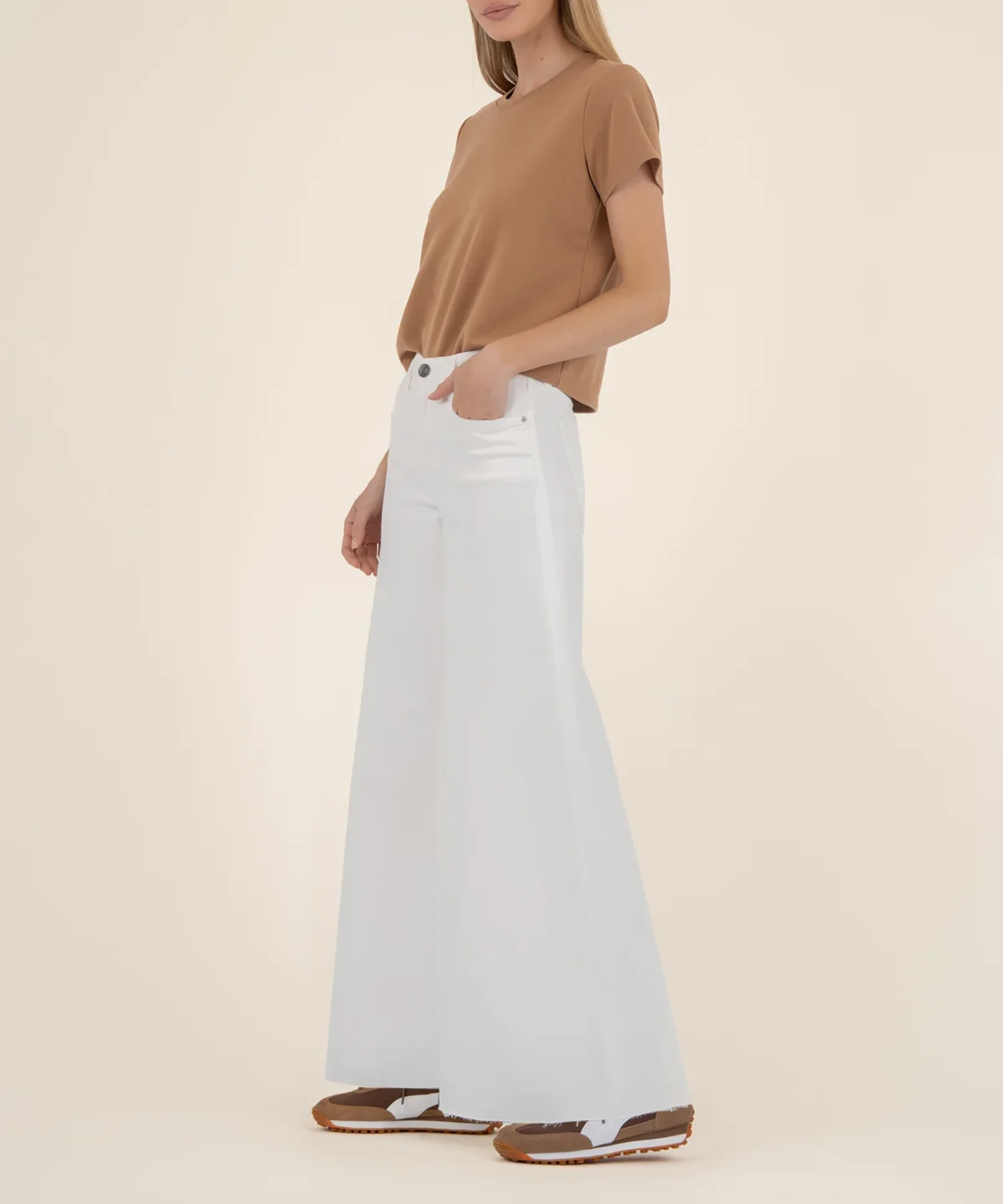 Best {2026} Spring & Summer Travel Outfit (& Accessory) Ideas: Chic, Comfy Trip Outfits to Wear on Your Travel Day with Easy Fashion for Your Carry-On 42 Daily Mom, Magazine for Families Best {2026} Spring &Amp; Summer Travel Outfit (&Amp; Accessory) Ideas: Chic, Comfy Trip Outfits To Wear On Your Travel Day With Easy Fashion For Your Carry-On 42 Daily Mom, Magazine For Families