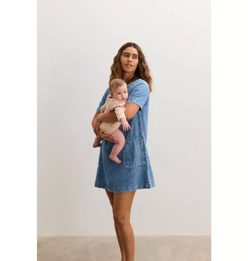 Best {2026} Spring & Summer Travel Outfit (& Accessory) Ideas: Chic, Comfy Trip Outfits to Wear on Your Travel Day with Easy Fashion for Your Carry-On 55 Daily Mom, Magazine for Families Best {2026} Spring &Amp; Summer Travel Outfit (&Amp; Accessory) Ideas: Chic, Comfy Trip Outfits To Wear On Your Travel Day With Easy Fashion For Your Carry-On 55 Daily Mom, Magazine For Families