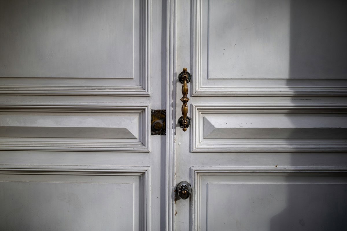 Daily Mom Parent Portal Brass Decor