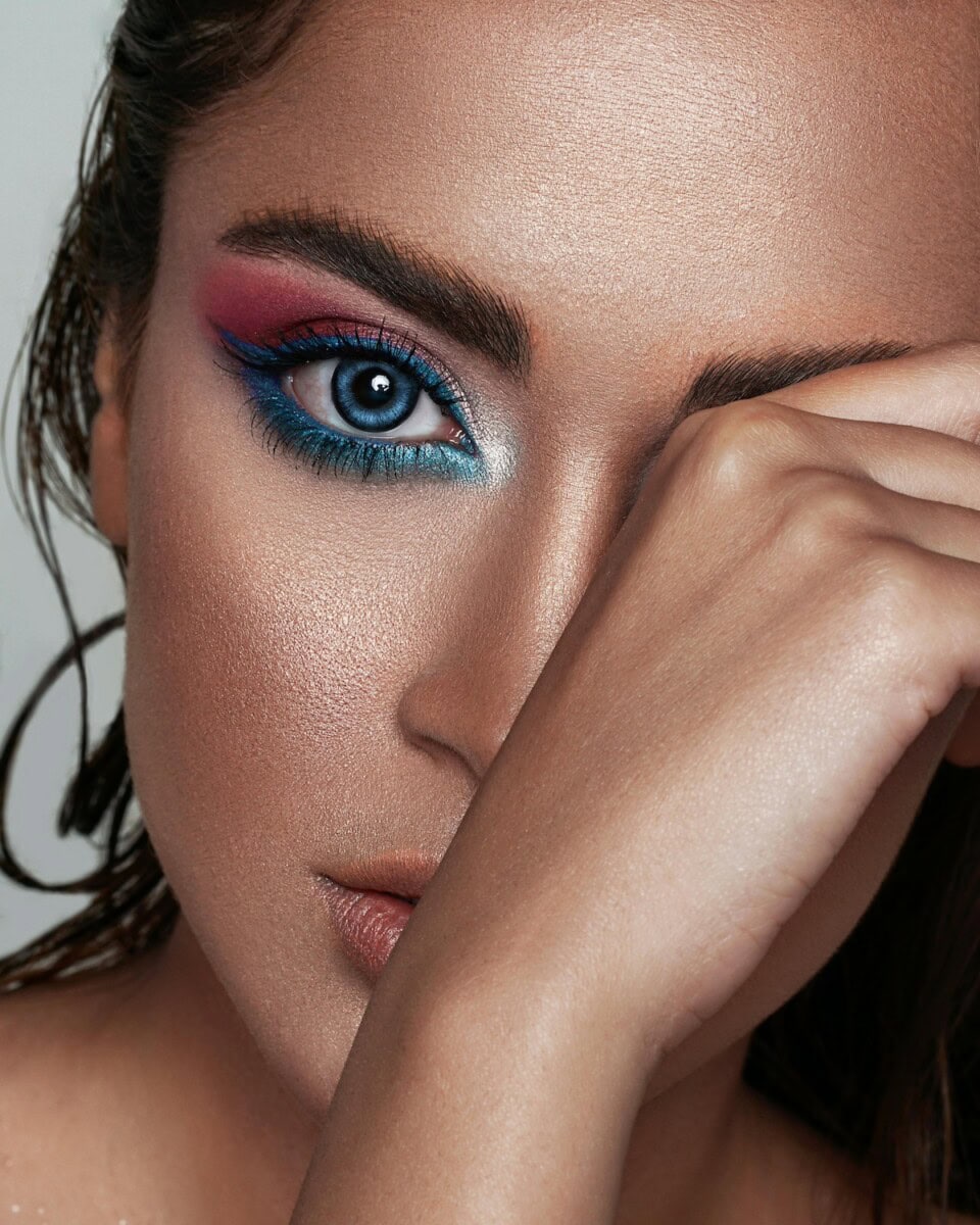 Frosted Makeup, Icy Eyeshadow &Amp; Glossy Lips: The Frosted Makeup Trend Bringing Back 90S Ice 4 Daily Mom, Magazine For Families