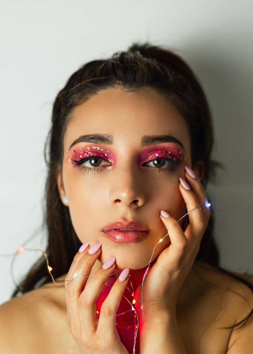 Frosted Makeup, Icy Eyeshadow &Amp; Glossy Lips: The Frosted Makeup Trend Bringing Back 90S Ice 1 Daily Mom, Magazine For Families