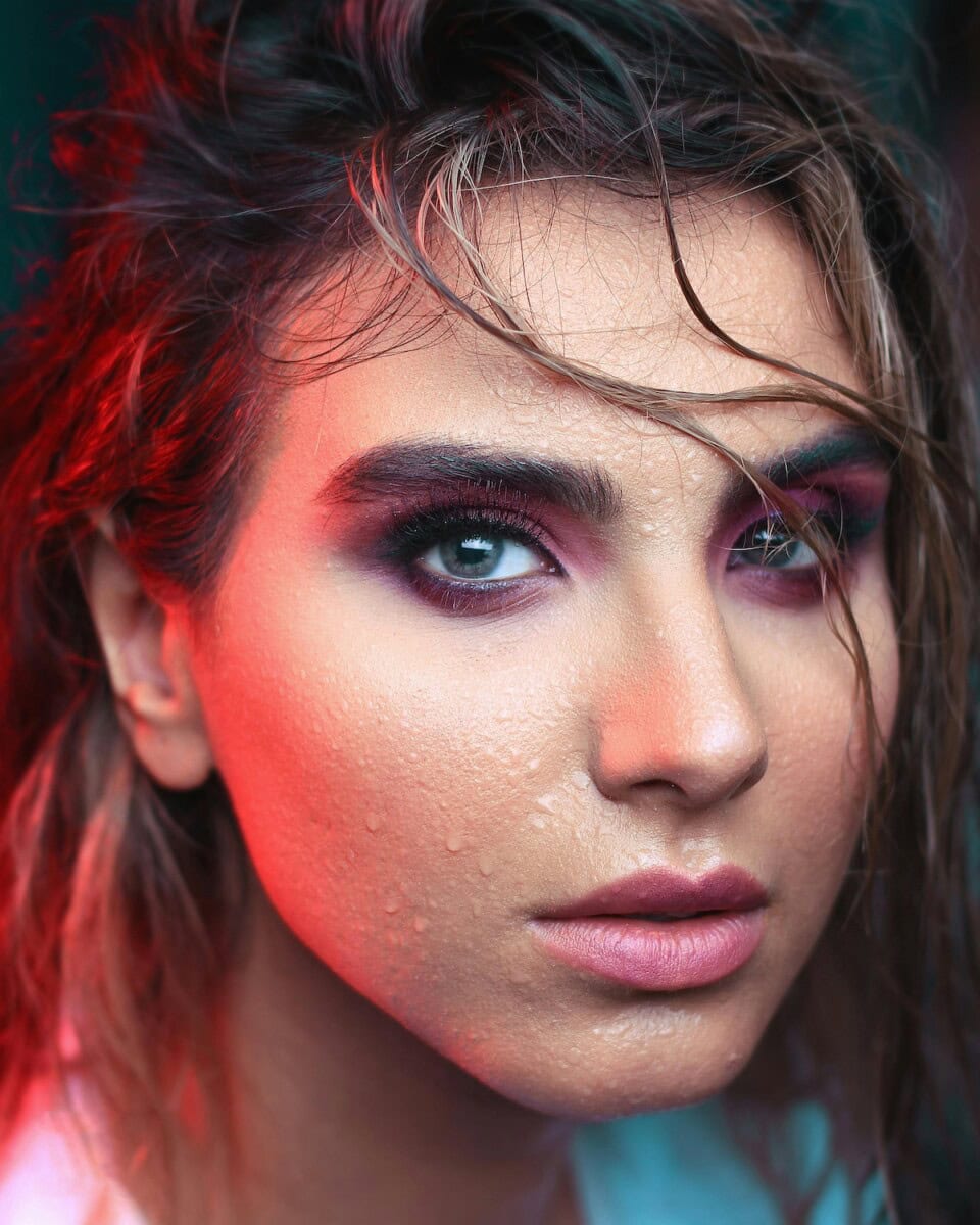 Frosted Makeup, Icy Eyeshadow &Amp; Glossy Lips: The Frosted Makeup Trend Bringing Back 90S Ice 5 Daily Mom, Magazine For Families