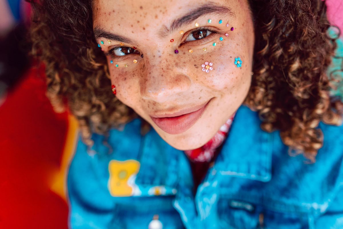 Frosted Makeup, Icy Eyeshadow &Amp; Glossy Lips: The Frosted Makeup Trend Bringing Back 90S Ice 19 Daily Mom, Magazine For Families