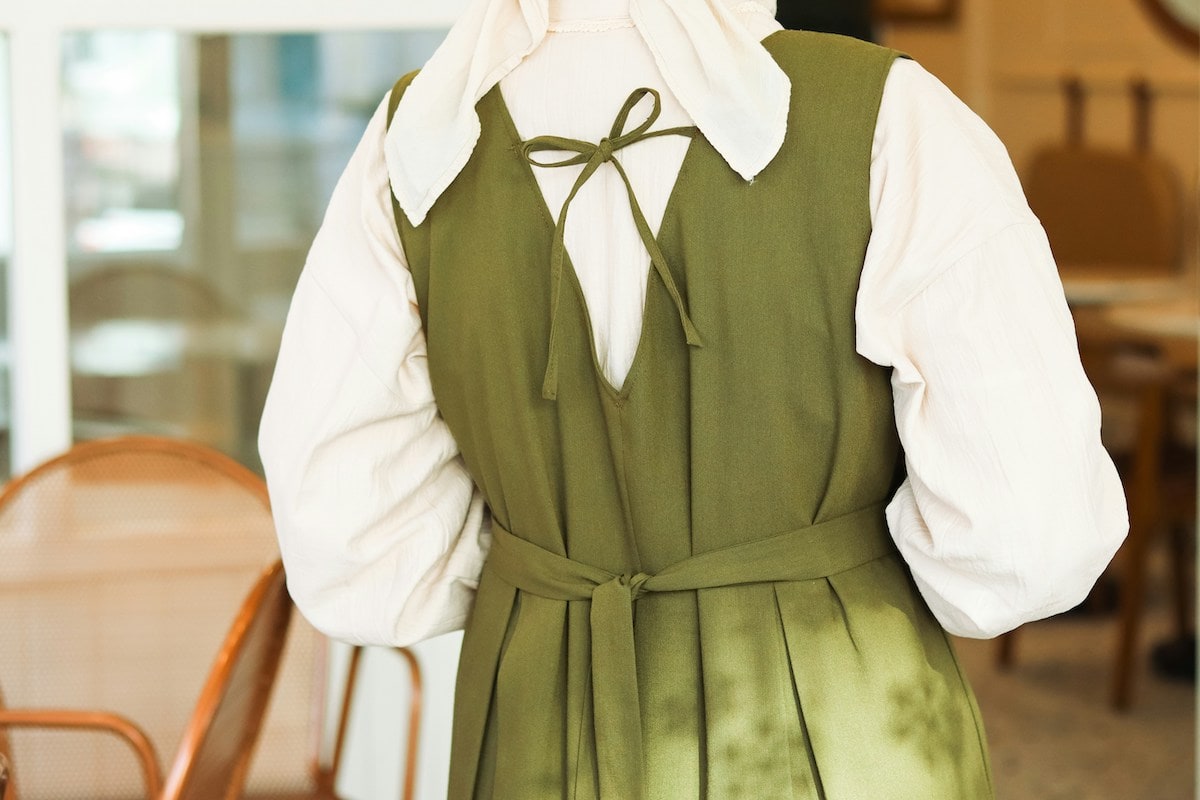 Medieval Clothing vs. 2026: How Do Medieval Outfits from the Middle Ages Compare to Modern Fashion Choices? 9 Daily Mom, Magazine for Families Daily Mom Parent Portal Medieval Outfits