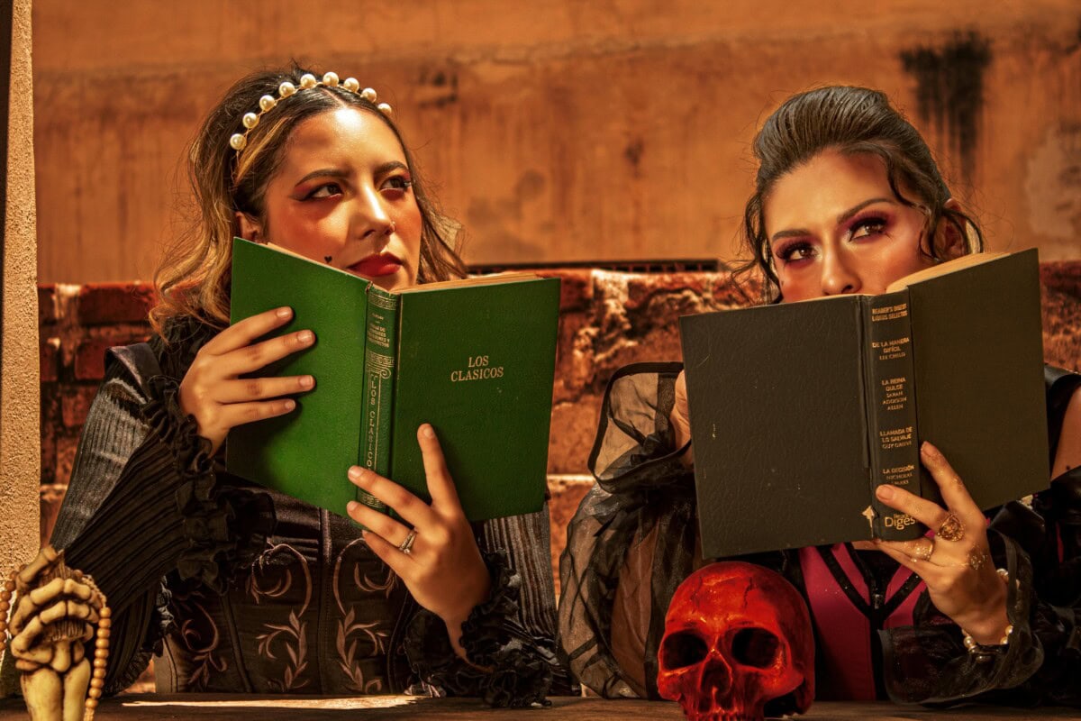 Carmilla Theme: Le Fanu Gothic Aesthetic and the Rise of Dark Feminine Trends 1 Daily Mom, Magazine for Families Carmilla Theme: Le Fanu Gothic Aesthetic And The Rise Of Dark Feminine Trends 1 Daily Mom, Magazine For Families