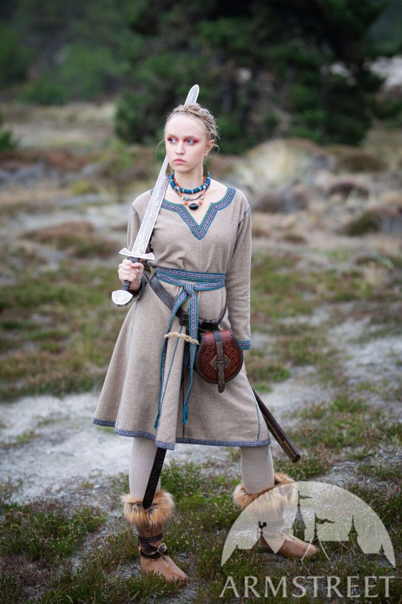 Women'S Clothing Of The Middle Ages: A Complete Guide To Medieval Fashion, Historical Garments &Amp; Modern Style 31 Daily Mom, Magazine For Families