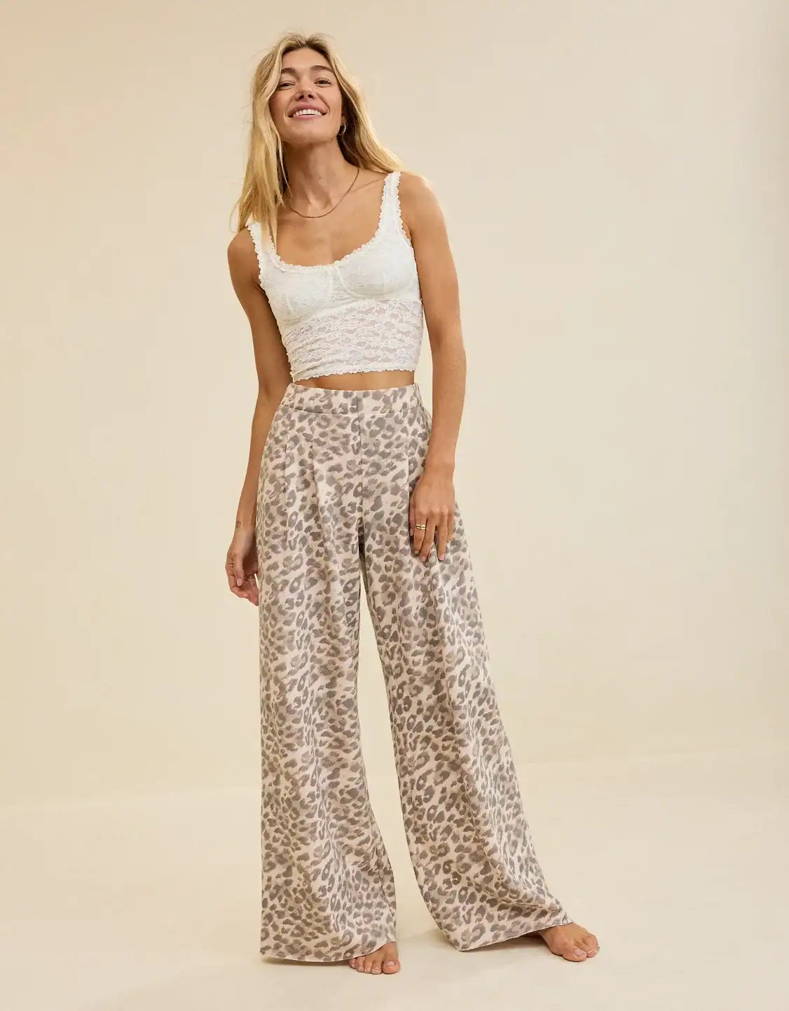 Casual Outfit Ideas For Busy Mornings: Our Favorite Chic School Drop-Off Looks That Don'T Sacrifice Style 43 Daily Mom, Magazine For Families