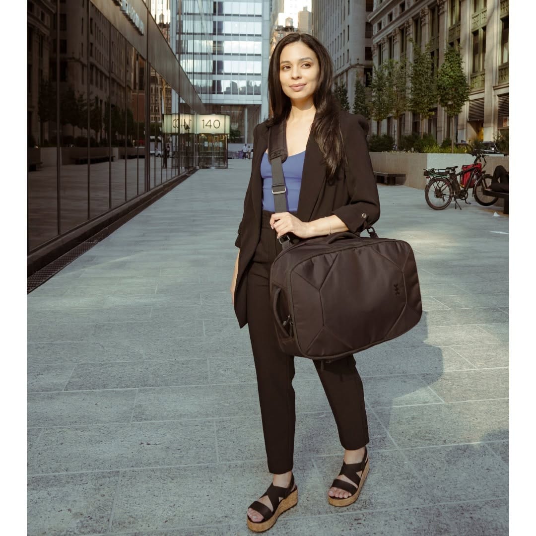 Casual Outfit Ideas For Busy Mornings: Our Favorite Chic School Drop-Off Looks That Don'T Sacrifice Style 48 Daily Mom, Magazine For Families